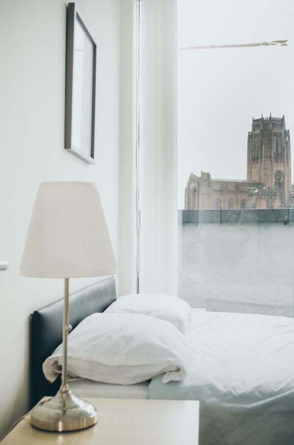 Serviced Apartment In Liverpool City Centre - Free Parking - Balcony - By Happy Days Εξωτερικό φωτογραφία